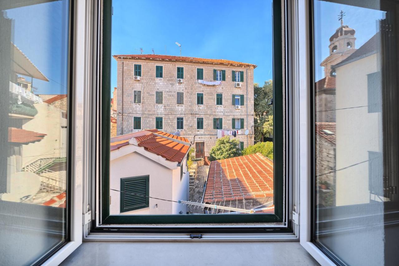 Poetry House Hotel Сплит Екстериор снимка