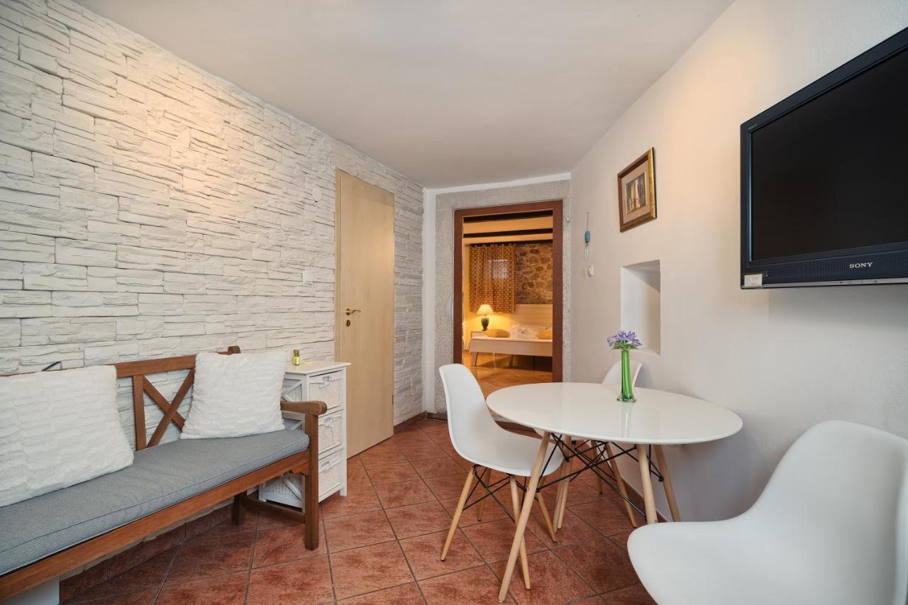 Poetry House Hotel Сплит Екстериор снимка
